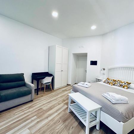 B&B Lara'S Home By I Borbone Napoli Exterior foto