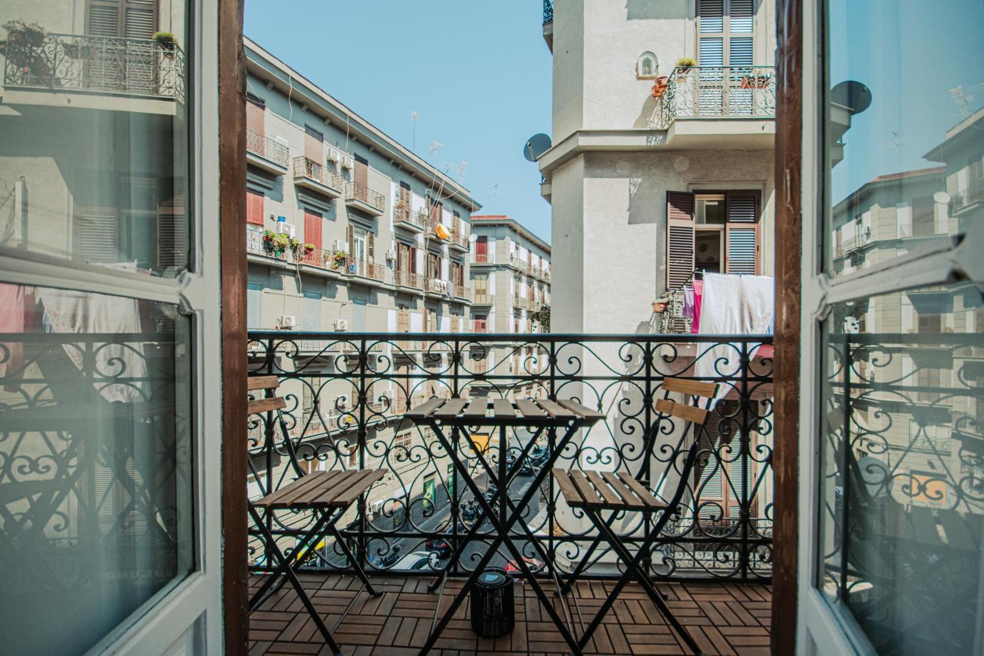 B&B Lara'S Home By I Borbone Napoli Exterior foto